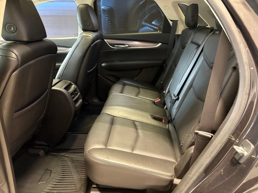 Used 2018 Cadillac XT5 Luxury w/ Driver Awareness Package AWD/4WD image 16