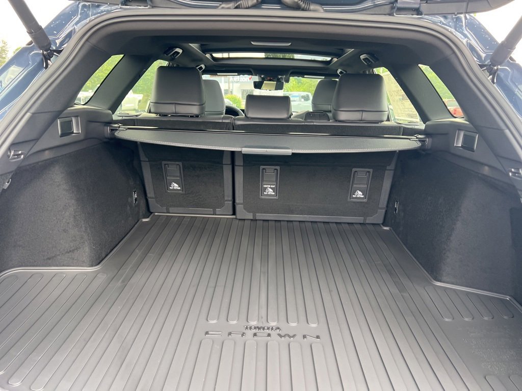 New 2025 Toyota Crown Signia image 15