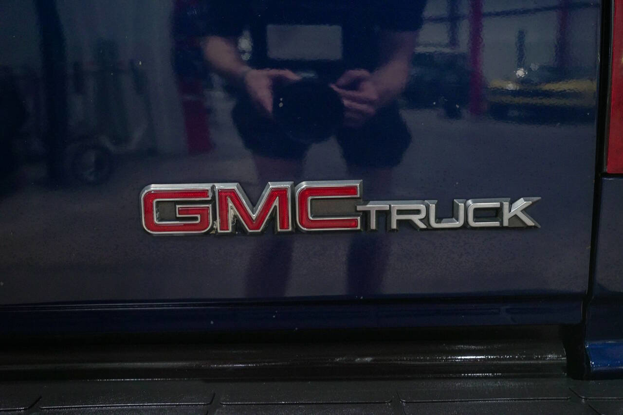 Used 1997 GMC Yukon 4WD 4-Door w/ Marketing Opt Pkg 5 image 25