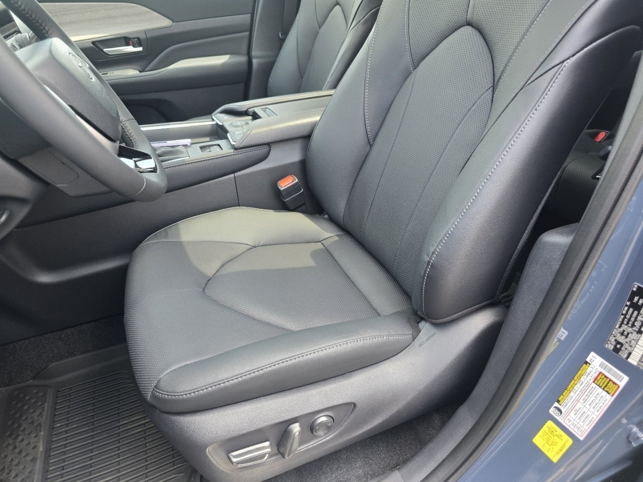 New 2026 Toyota Grand Highlander AWD Hybrid image 25