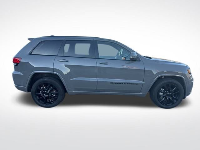 Used 2022 Jeep Grand Cherokee Laredo X image 9