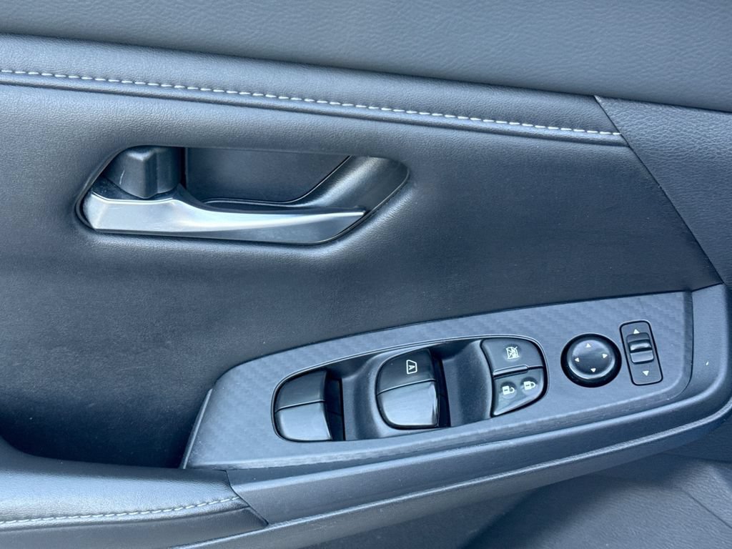 Used 2022 Nissan Sentra SV FWD image 15