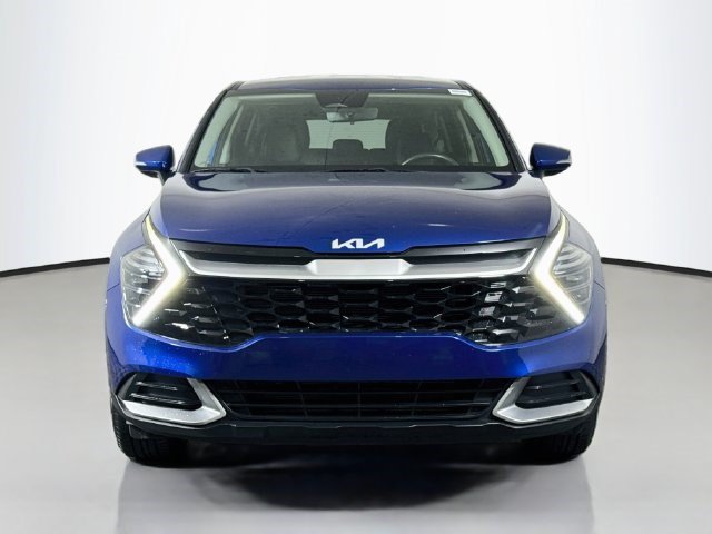 Used 2025 Kia Sportage EX FWD image 2