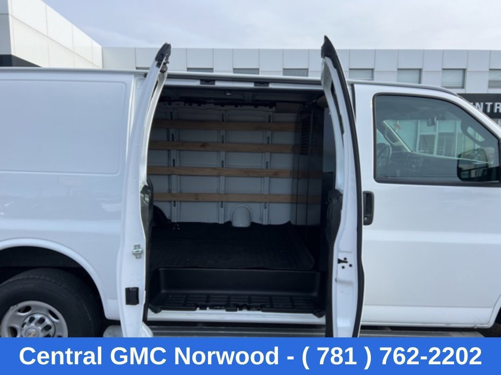 Used 2025 Chevrolet Express 2500 w/ Driver Convenience Package RWD image 9