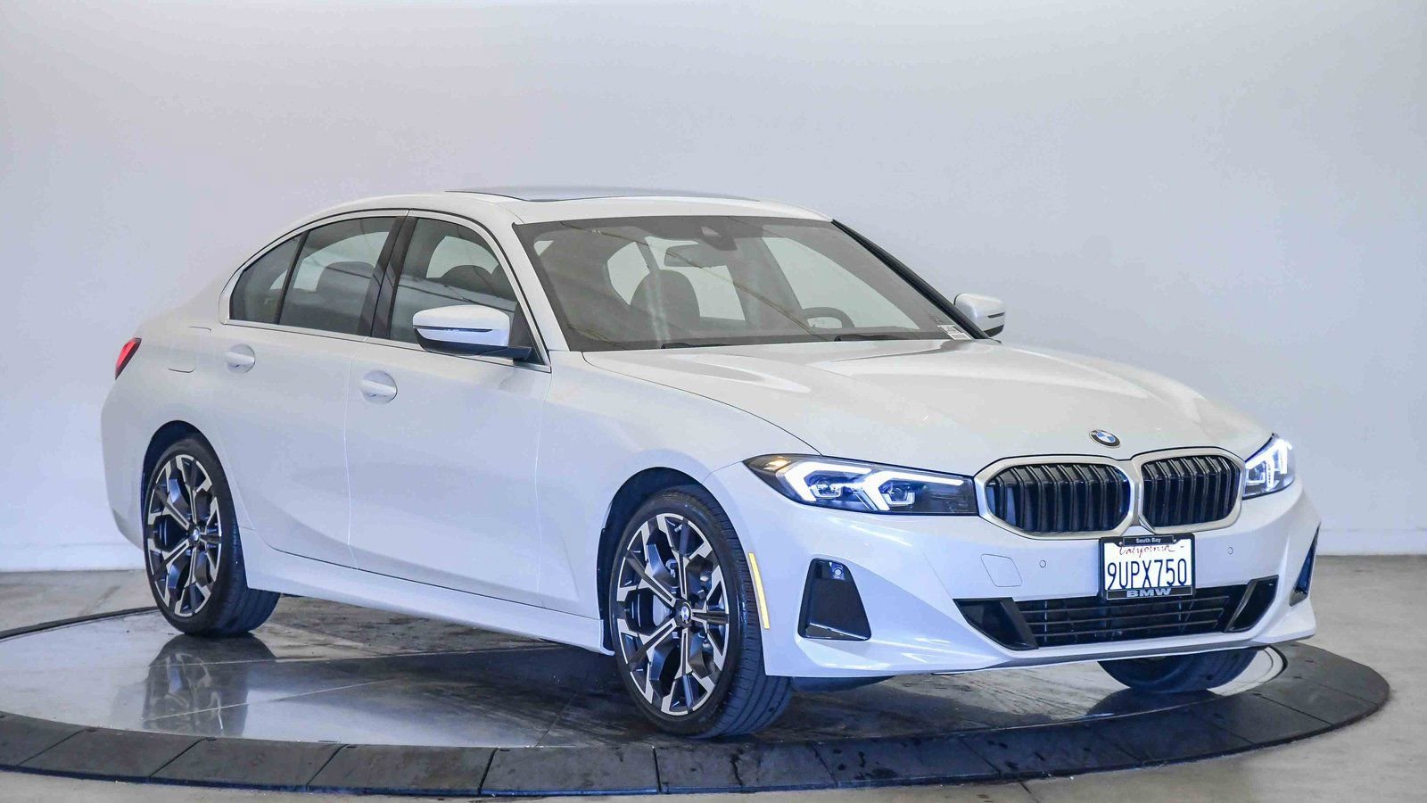 Used 2025 BMW 330i Sedan w/ Convenience Package image 6