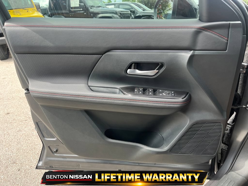 Used 2026 Nissan Kicks SR FWD image 12