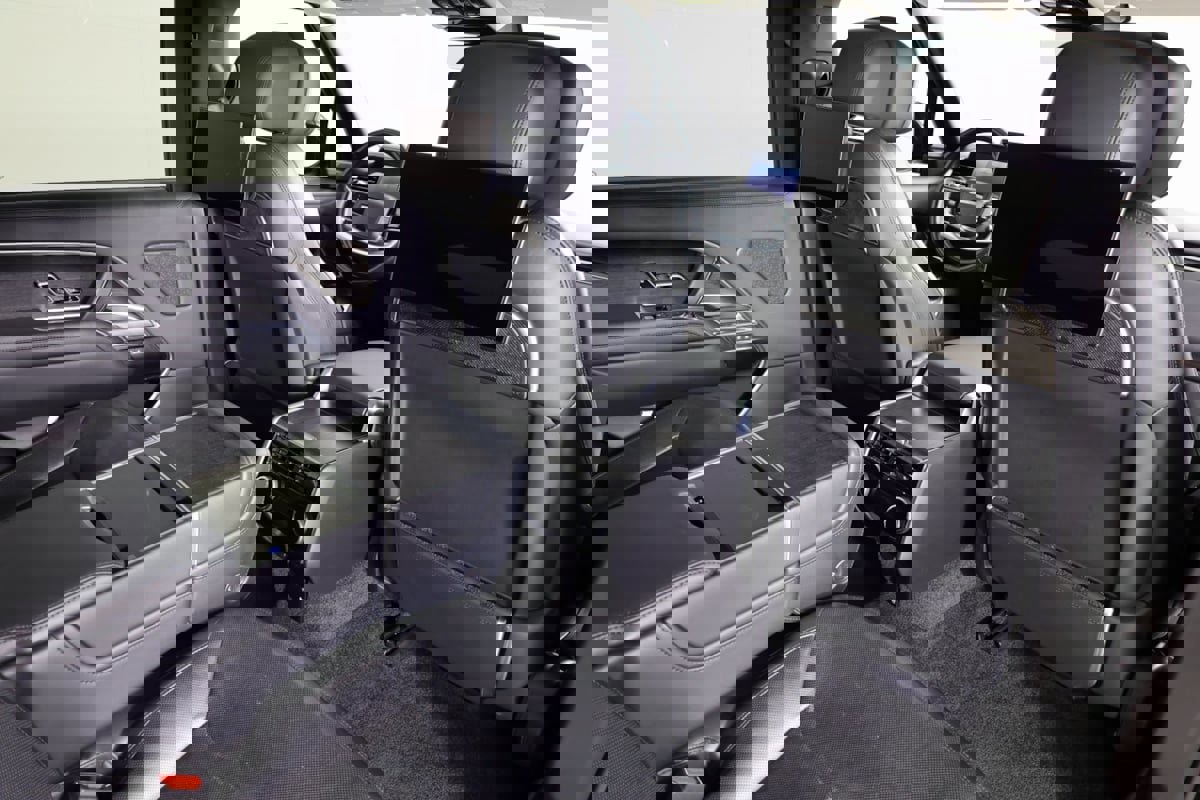 Used 2022 Land Rover Range Rover Long Wheelbase First Edition image 11