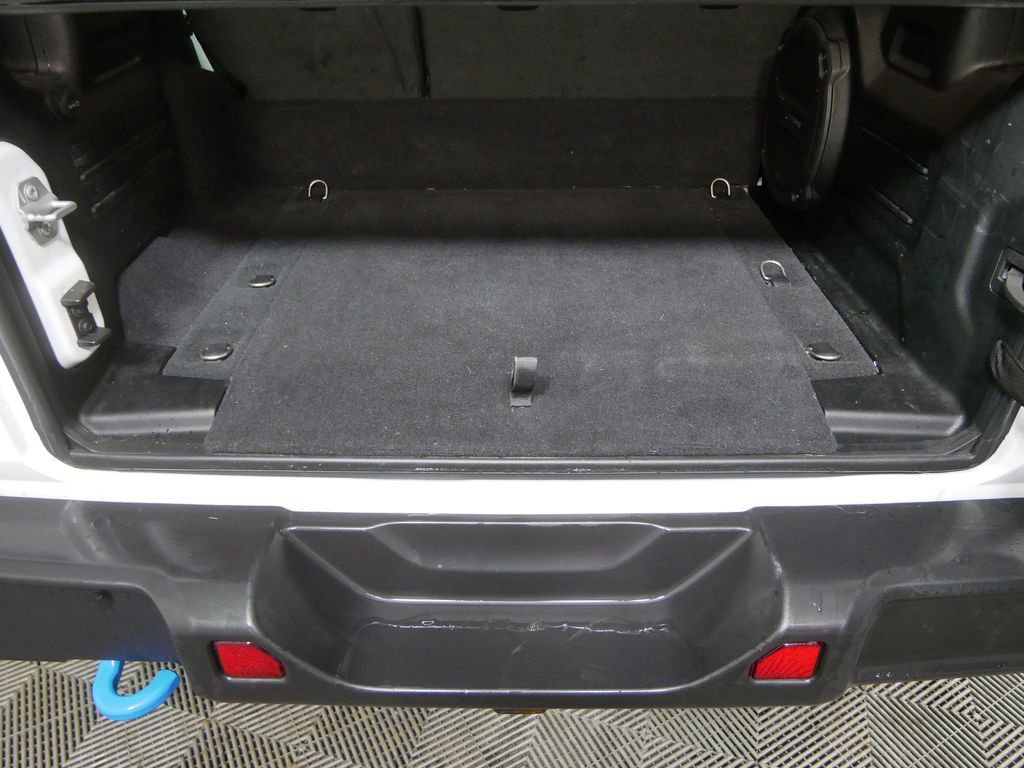 Used 2023 Jeep Wrangler Unlimited Sahara w/ Cold Weather Group image 5