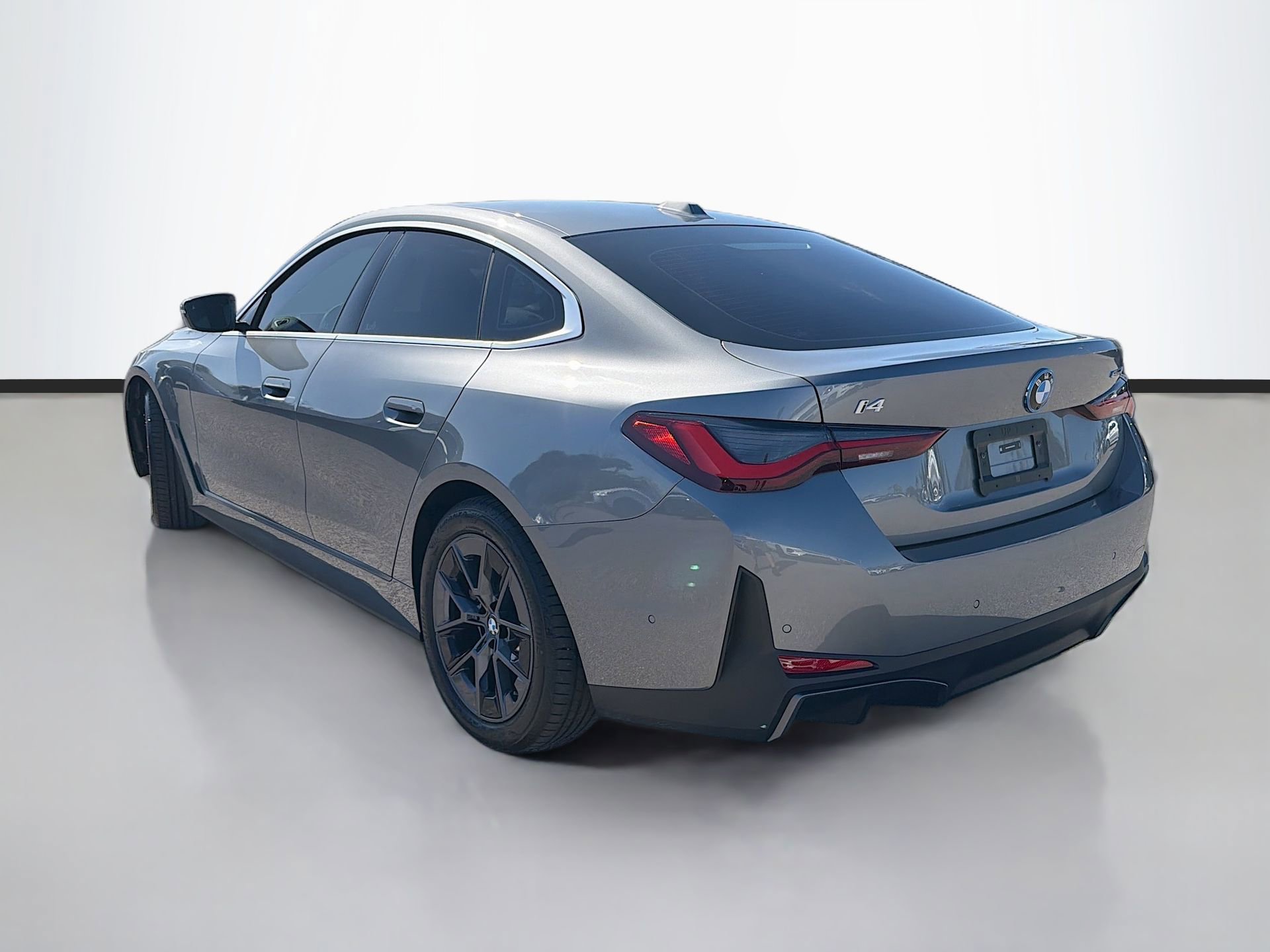 Used 2025 BMW i4 eDrive40 w/ Premium Package image 6