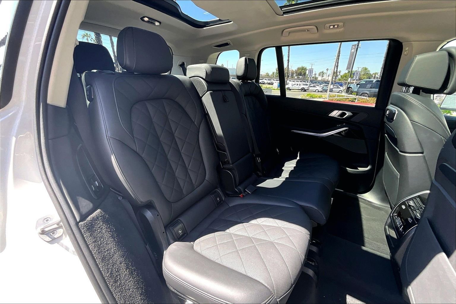 Used 2025 BMW X7 xDrive40i image 27