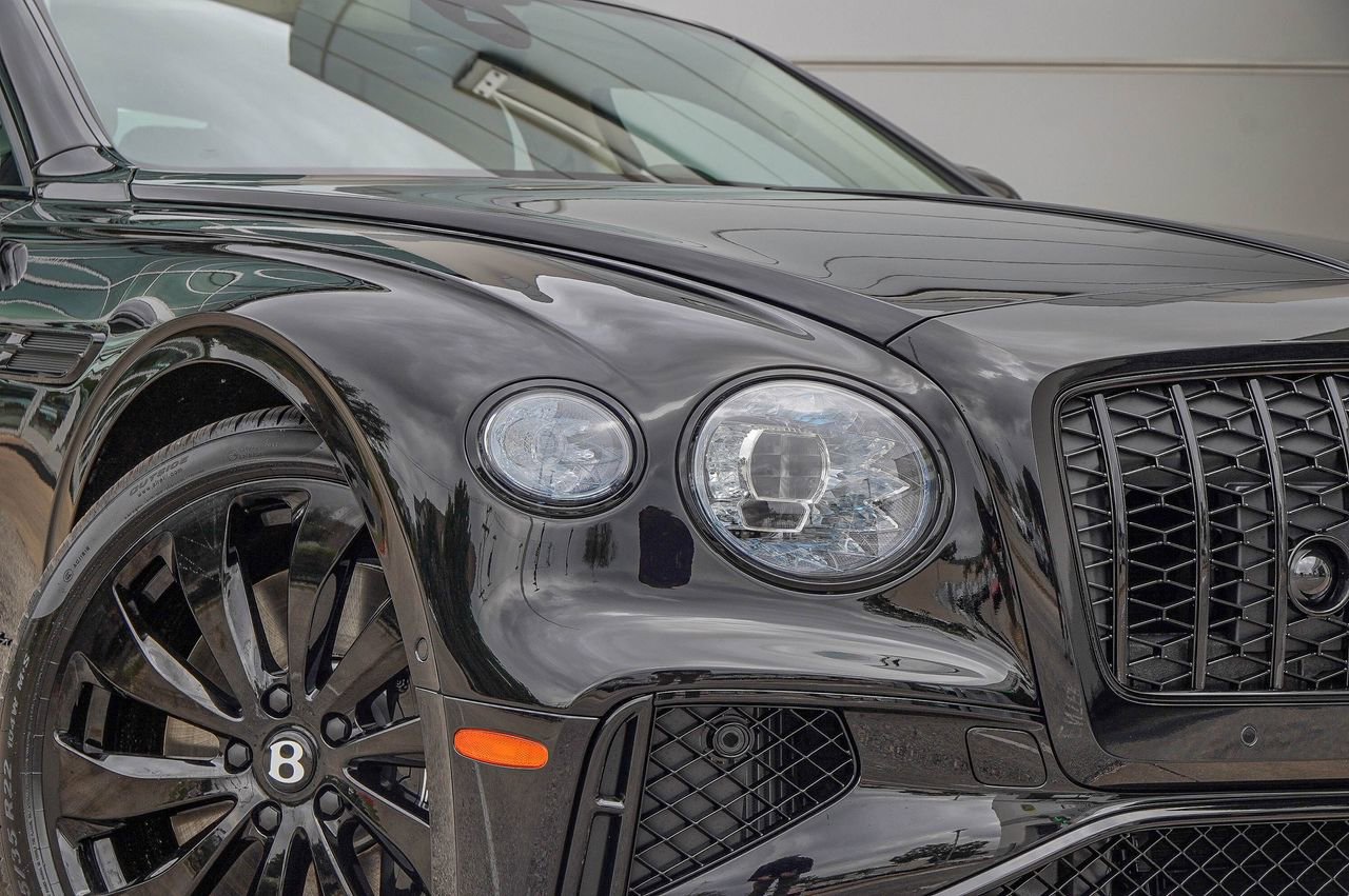 New 2026 Bentley Flying Spur Plug-In Hybrid image 8