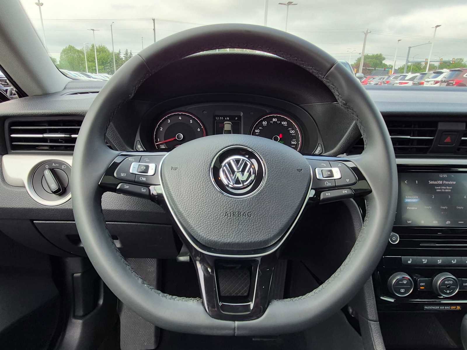 Used 2022 Volkswagen Passat 2.0T SE FWD image 37