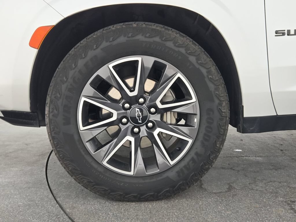 Certified 2024 Chevrolet Suburban Z71 w/ Z71 Off-Road Package AWD/4WD image 39