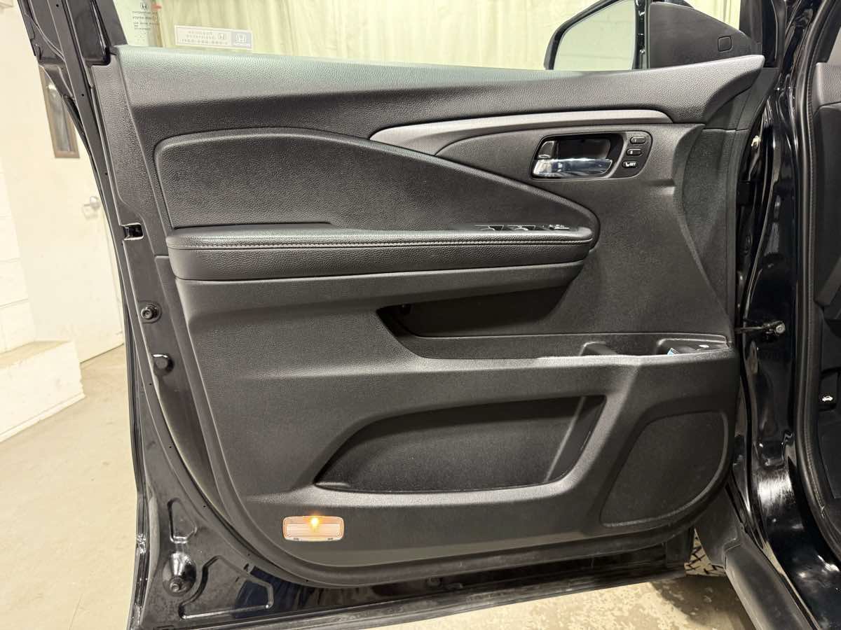 Used 2023 Honda Ridgeline RTL-E image 8