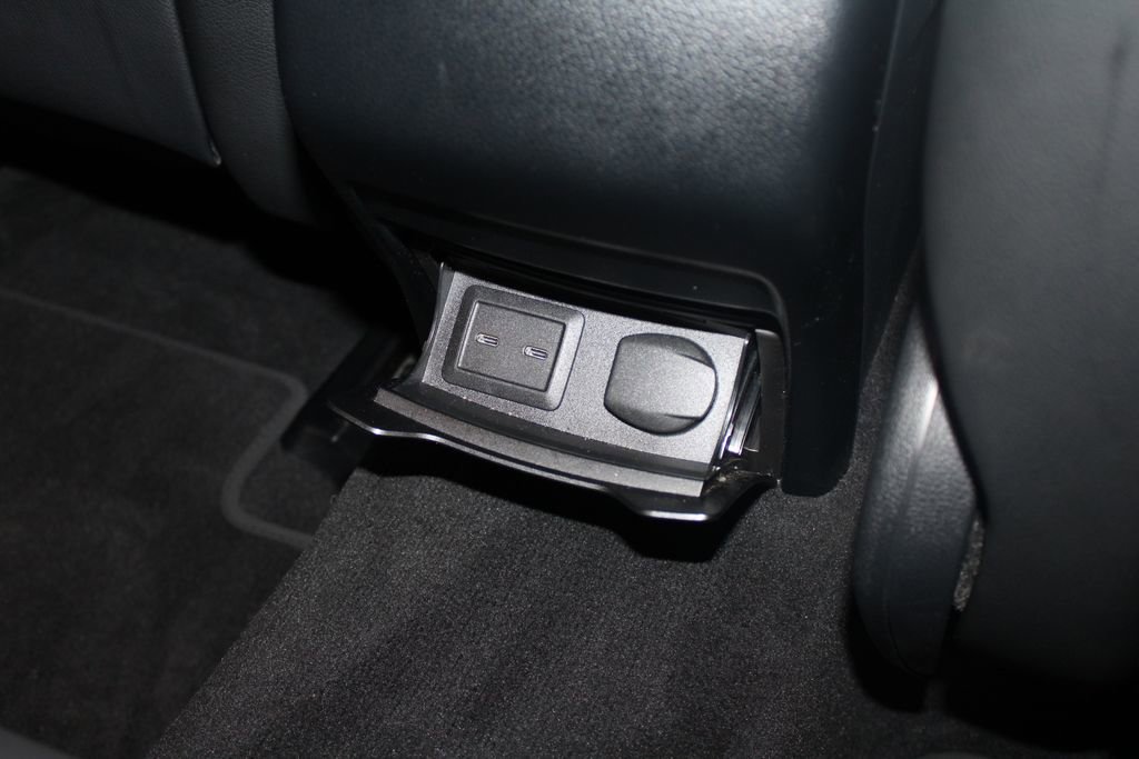 Used 2022 Mercedes-Benz GLC 300 image 30