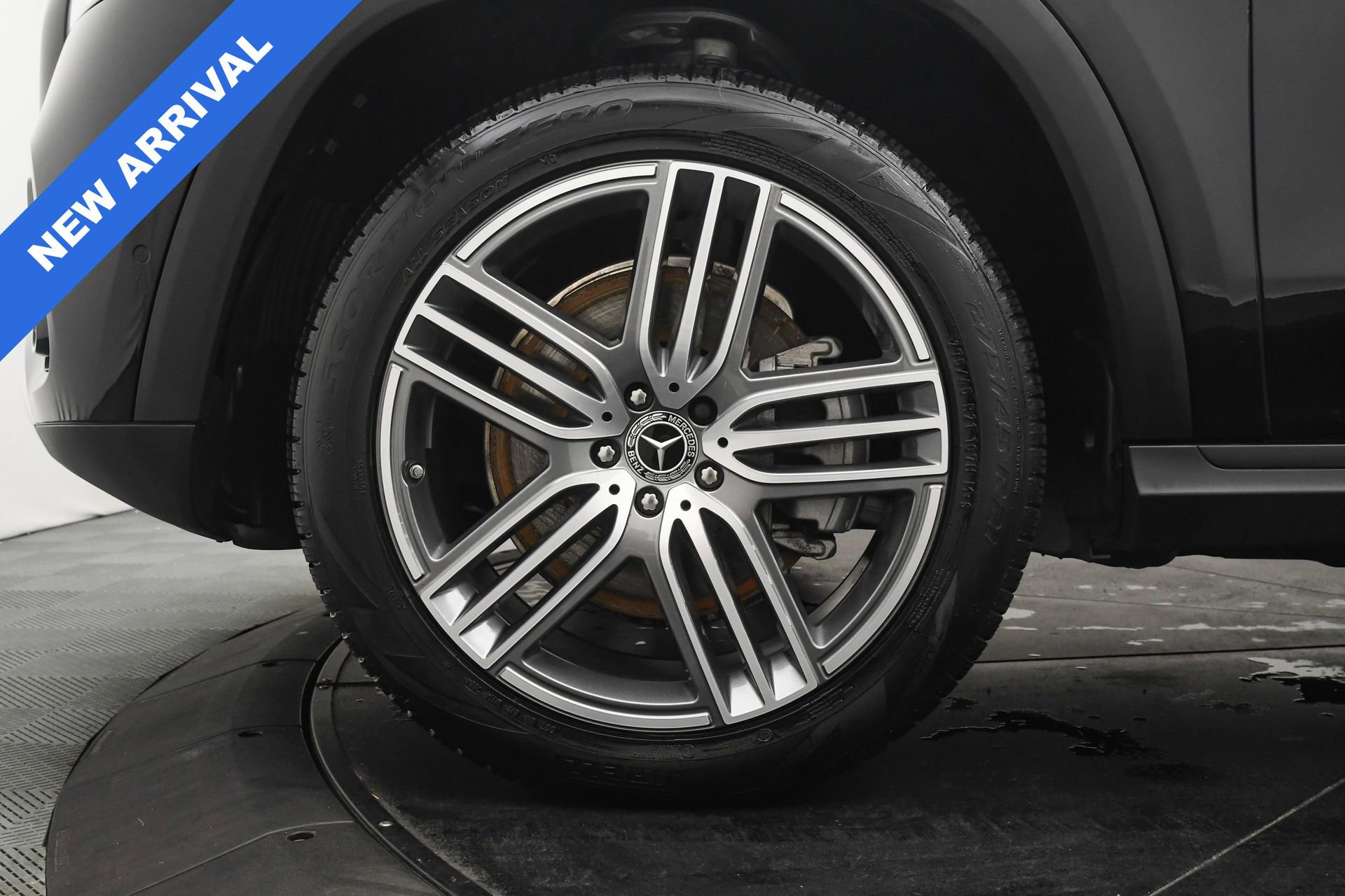 Used 2025 Mercedes-Benz GLS 450 4MATIC image 32