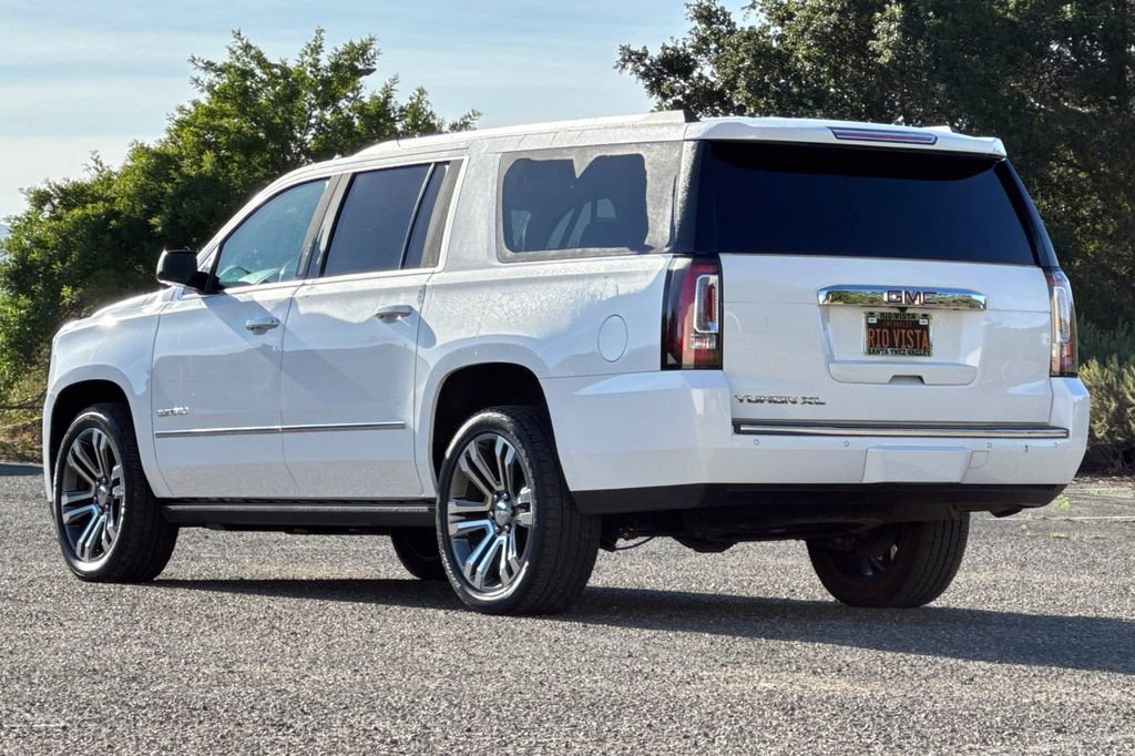 Used 2020 GMC Yukon XL Denali w/ Denali Premium Package image 6