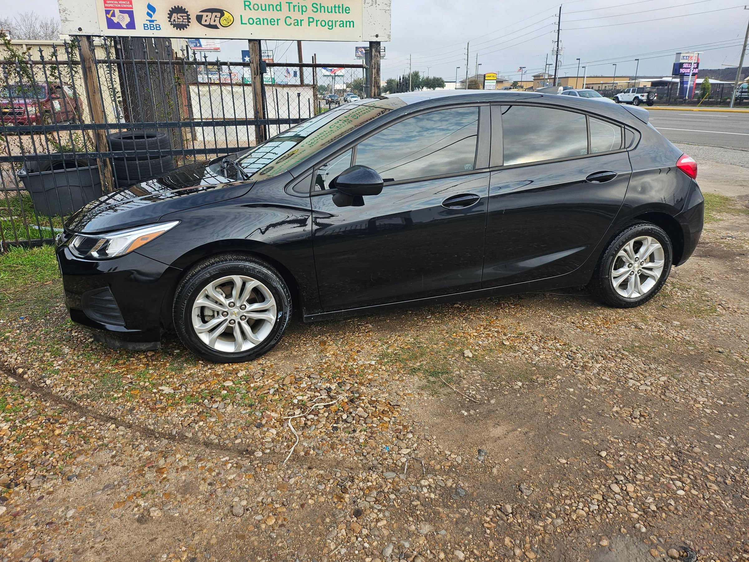 Used 2019 Chevrolet Cruze LS w/ LS Convenience Package FWD image 3