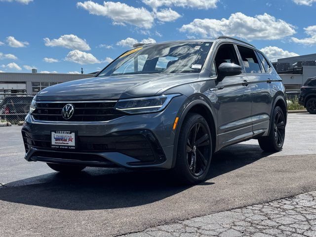 Used 2023 Volkswagen Tiguan SE R-Line AWD/4WD image 23