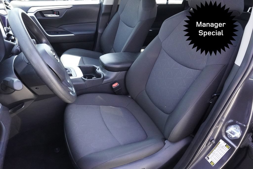 Used 2025 Toyota RAV4 XLE AWD/4WD image 20