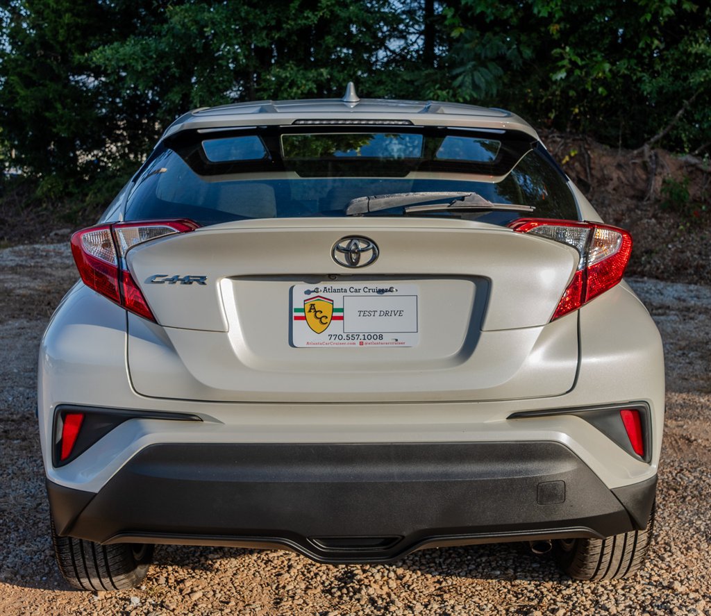 Used 2018 Toyota C-HR XLE FWD image 4