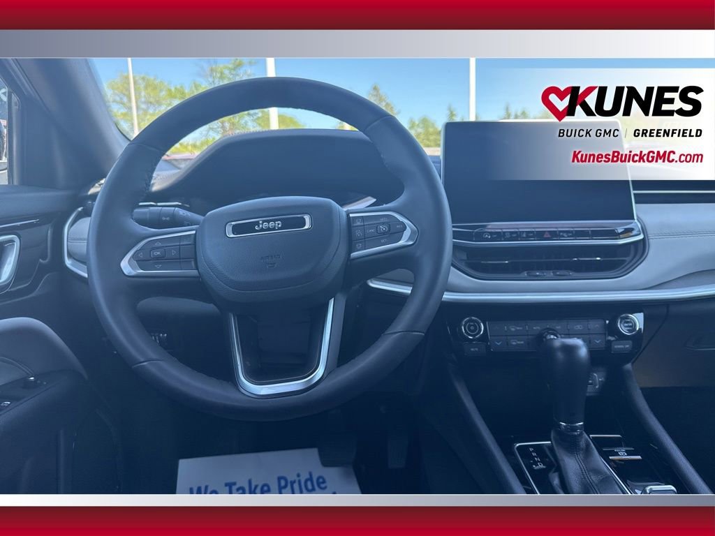 Used 2025 Jeep Compass Limited AWD/4WD image 35