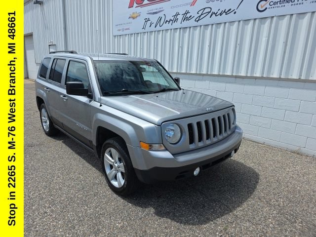 Used 2014 Jeep Patriot Latitude AWD/4WD image 7