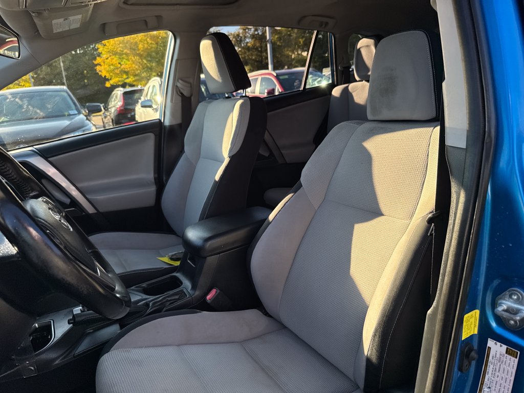 Used 2016 Toyota RAV4 XLE AWD/4WD image 16