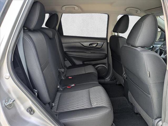 Used 2018 Nissan Rogue SV image 18