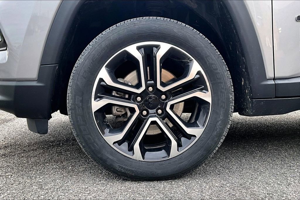 Used 2022 Jeep Compass Limited image 9
