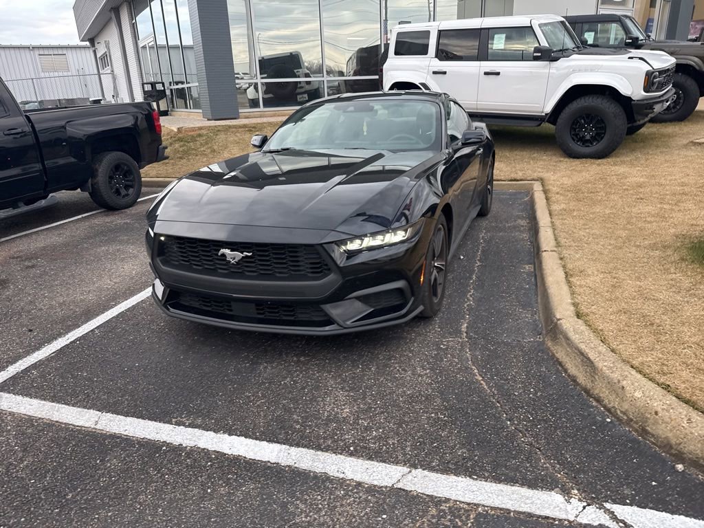Used 2024 Ford Mustang Coupe image 5