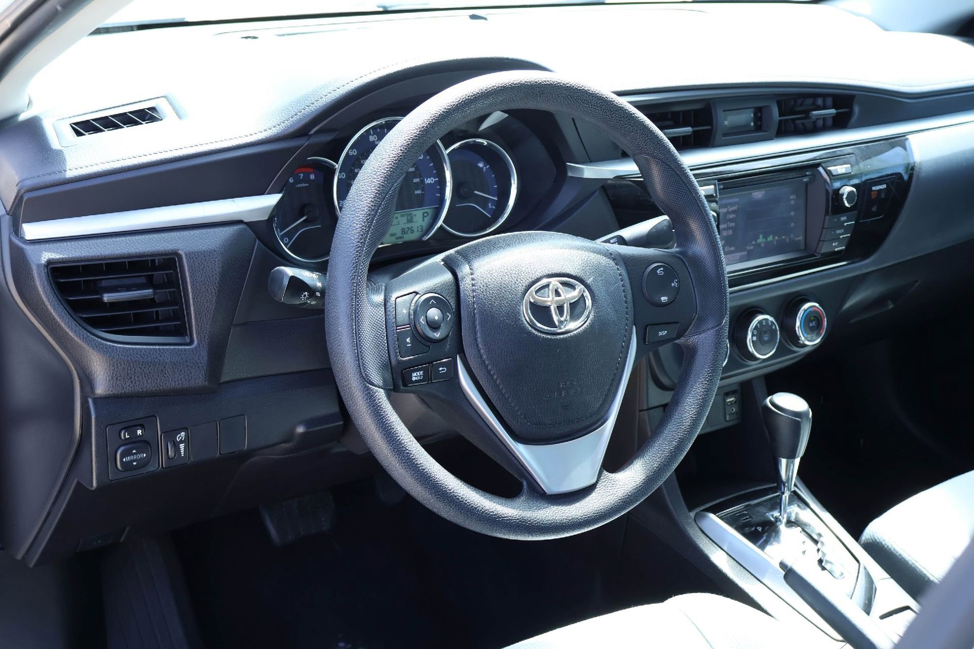 Used 2016 Toyota Corolla L image 2