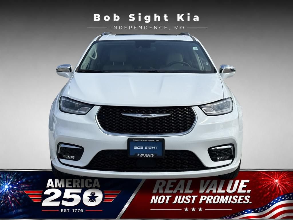 Used 2021 Chrysler Pacifica Limited w/ Premium & Safety Sphere Group AWD/4WD image 17