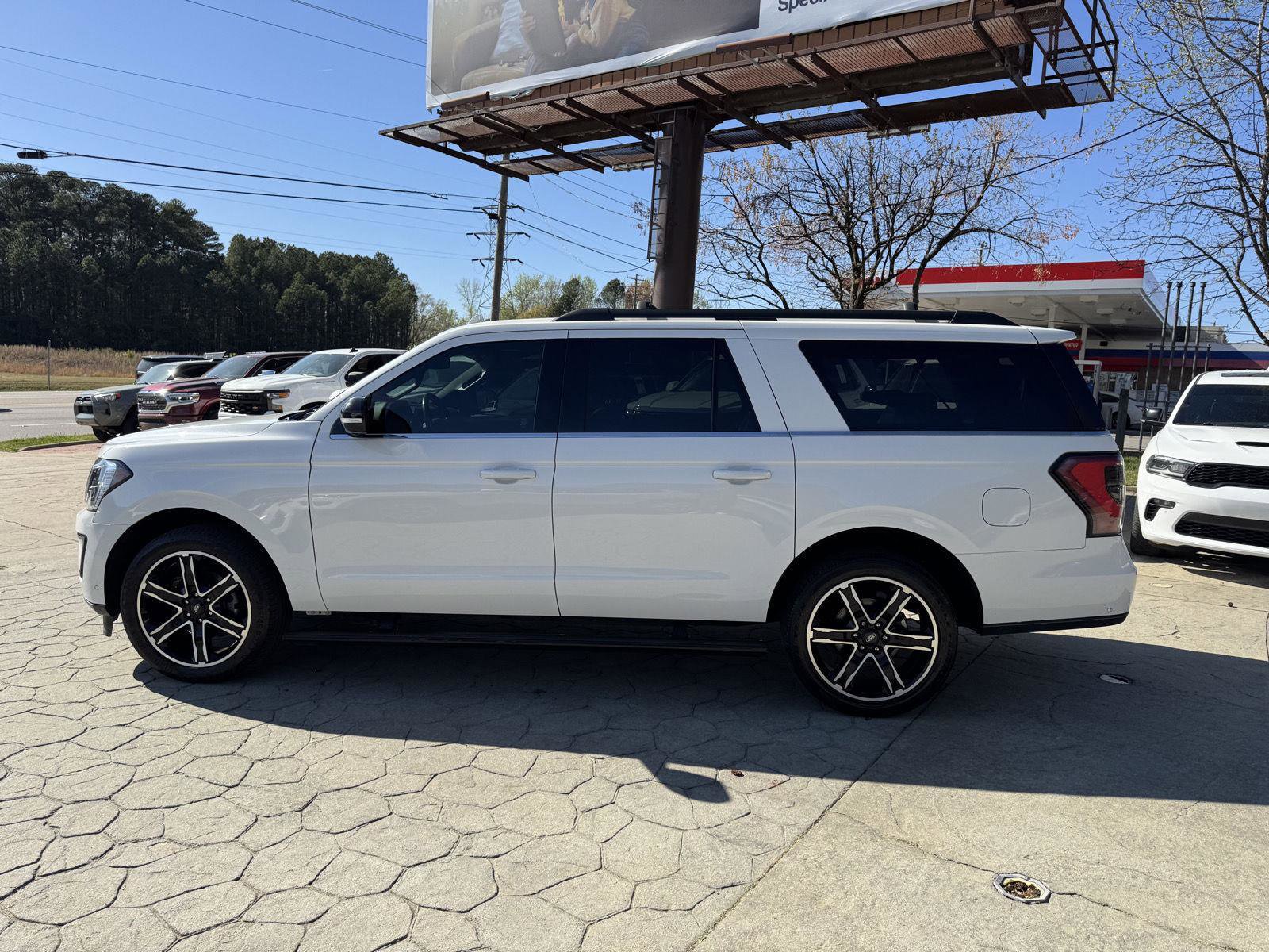 Used 2021 Ford Expedition Max Limited image 11