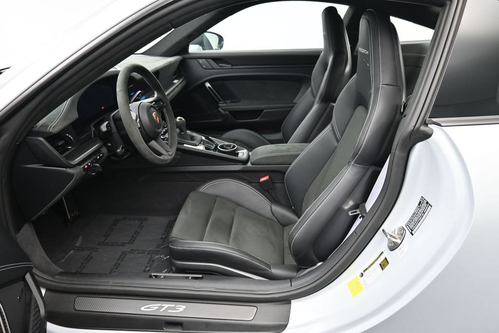 Certified 2026 Porsche 911 GT3 w/ Weissach Package RWD image 24