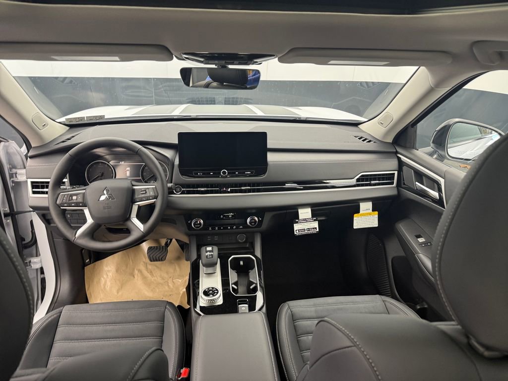 New 2026 Mitsubishi Outlander AWD image 30