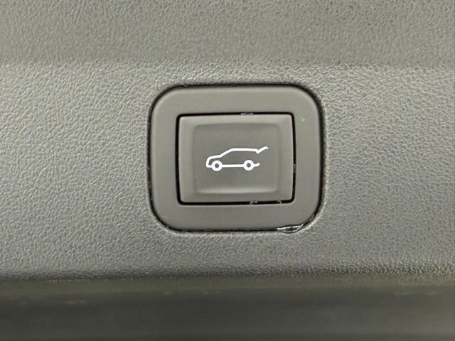 Used 2025 Cadillac Escalade IQ Luxury 2 w/ LPO, Premium Carpet Package image 7