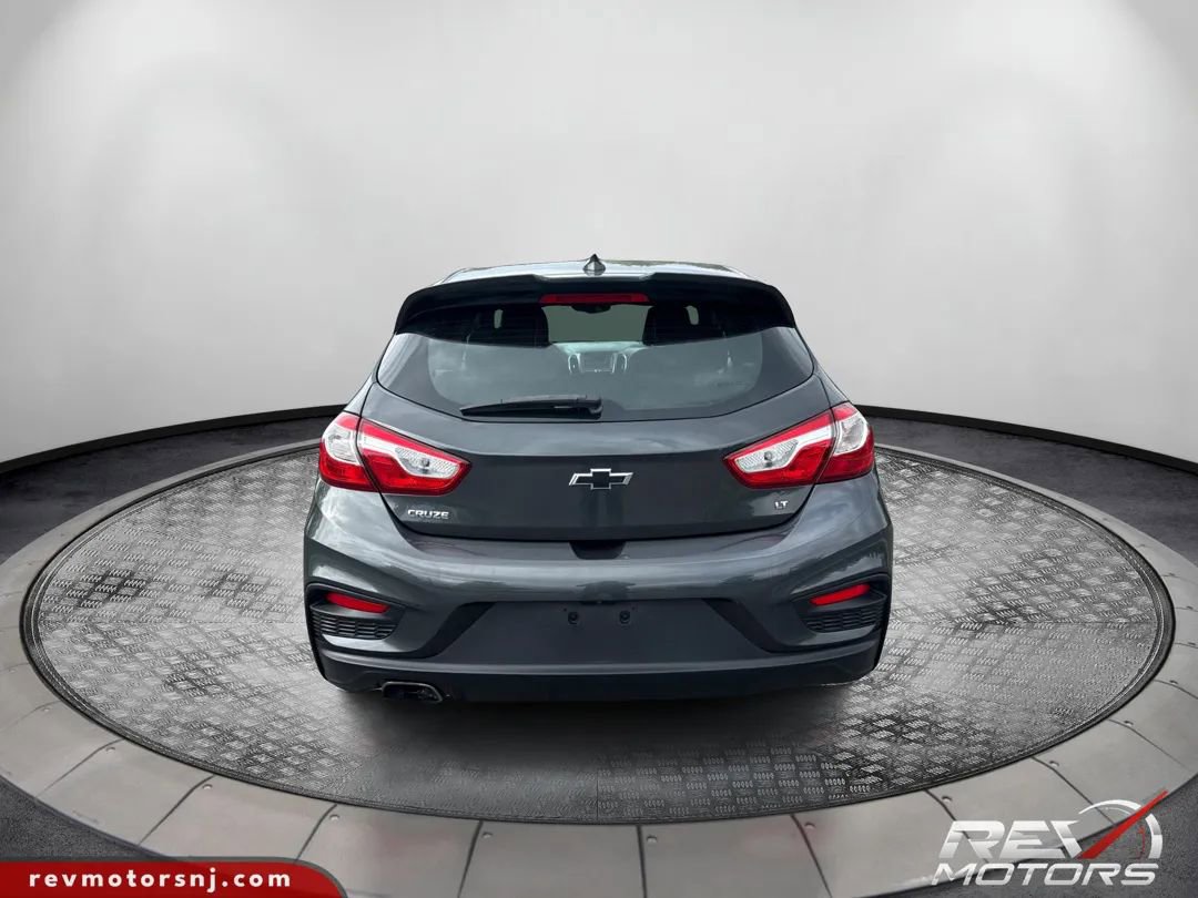 Used 2018 Chevrolet Cruze LT w/ Convenience Package FWD image 4