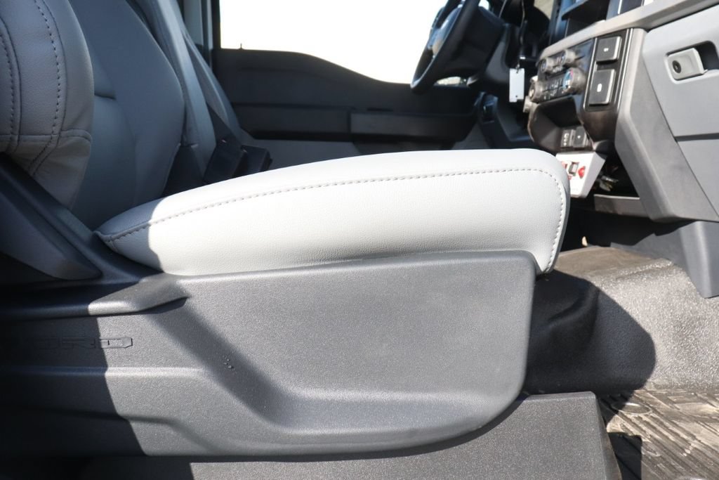 New 2026 Ford F550 4x4 Regular Cab Super Duty image 35