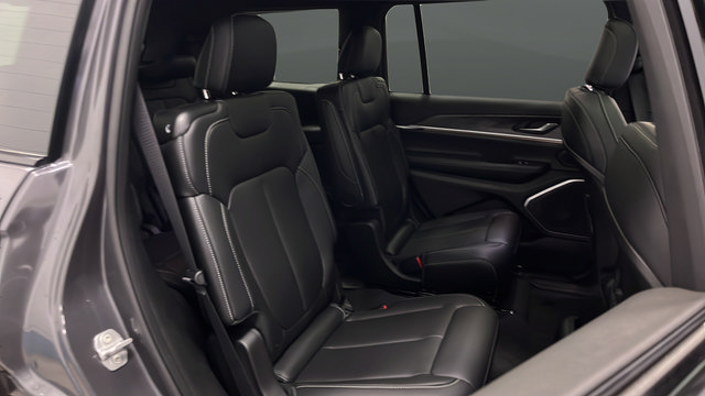 New 2026 Jeep Grand Cherokee L Limited w/ Limited Altitude Package AWD/4WD image 25