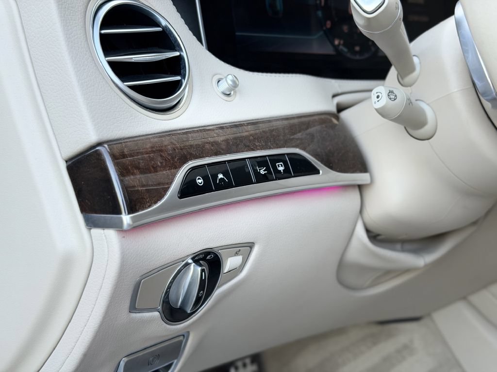 Used 2019 Mercedes-Benz S 560 Sedan image 18