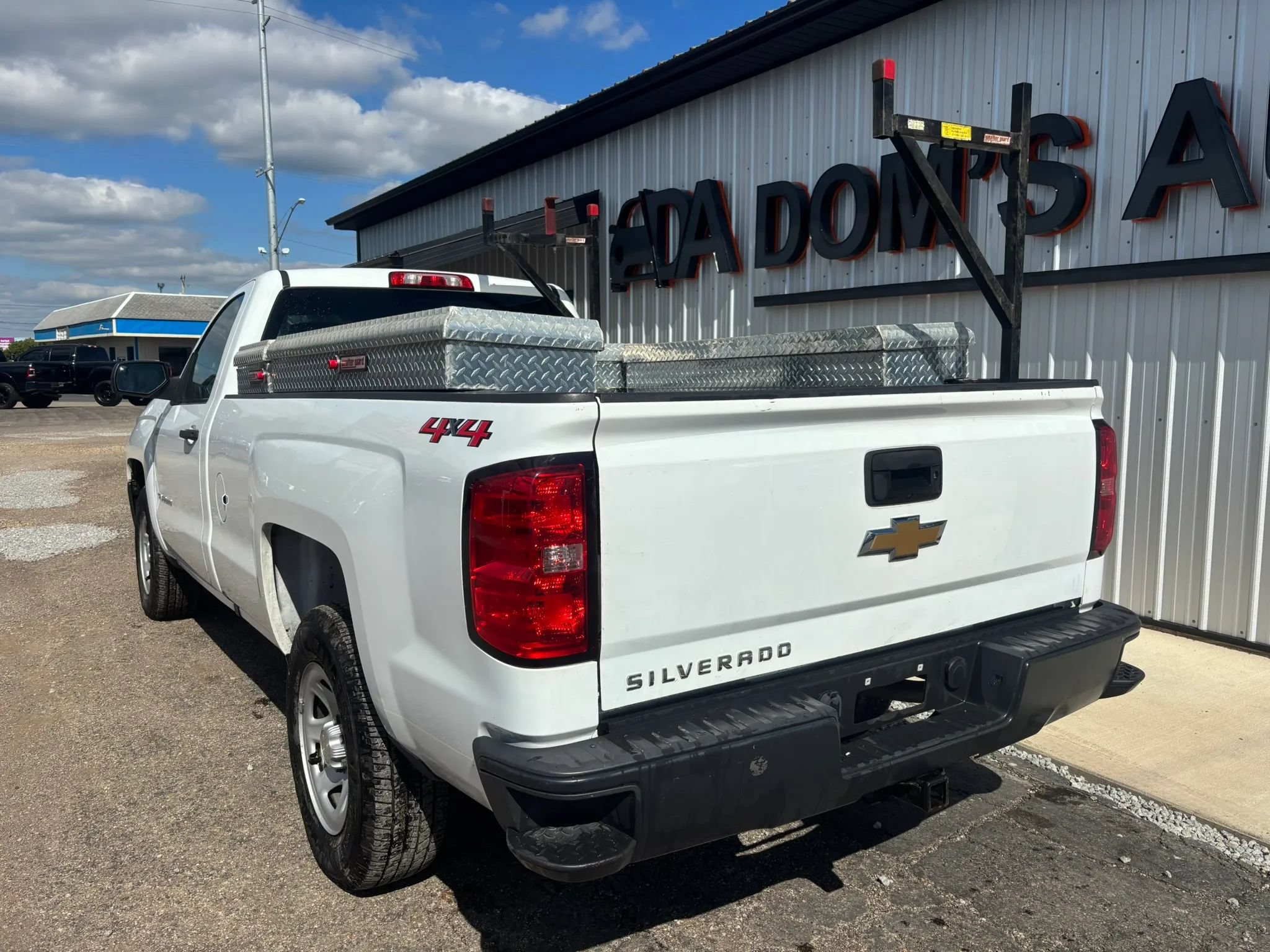 Used 2018 Chevrolet Silverado 1500 W/T w/ WT Convenience Package AWD/4WD image 4