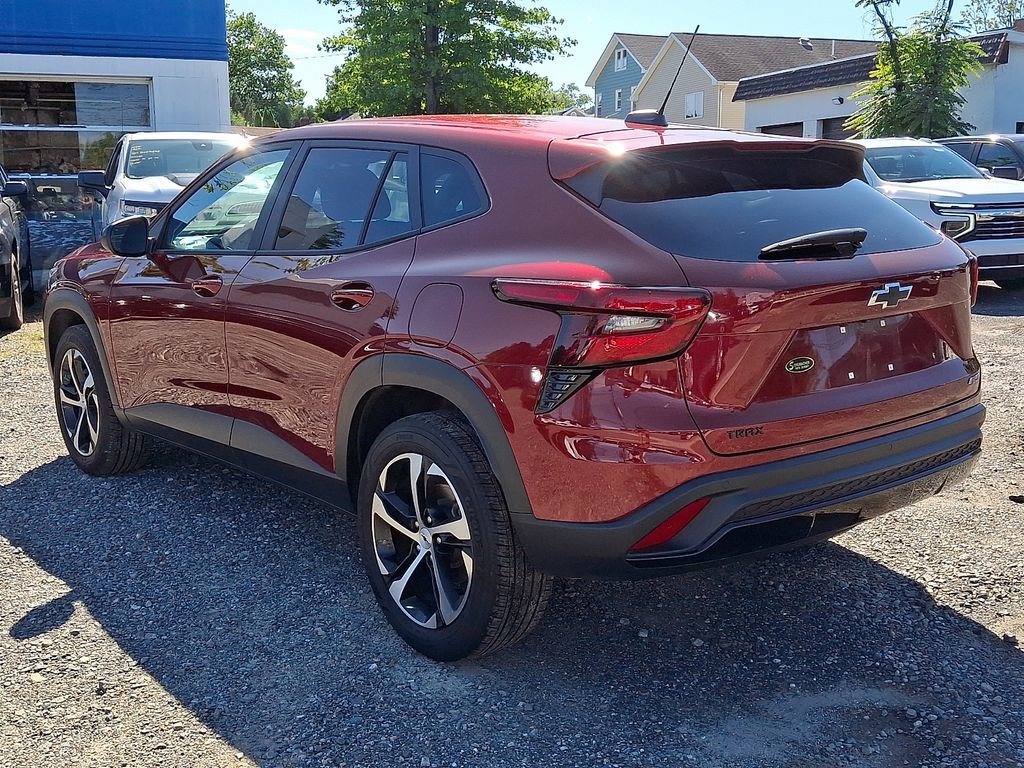 Certified 2024 Chevrolet Trax RS w/ Driver Confidence Package FWD image 6