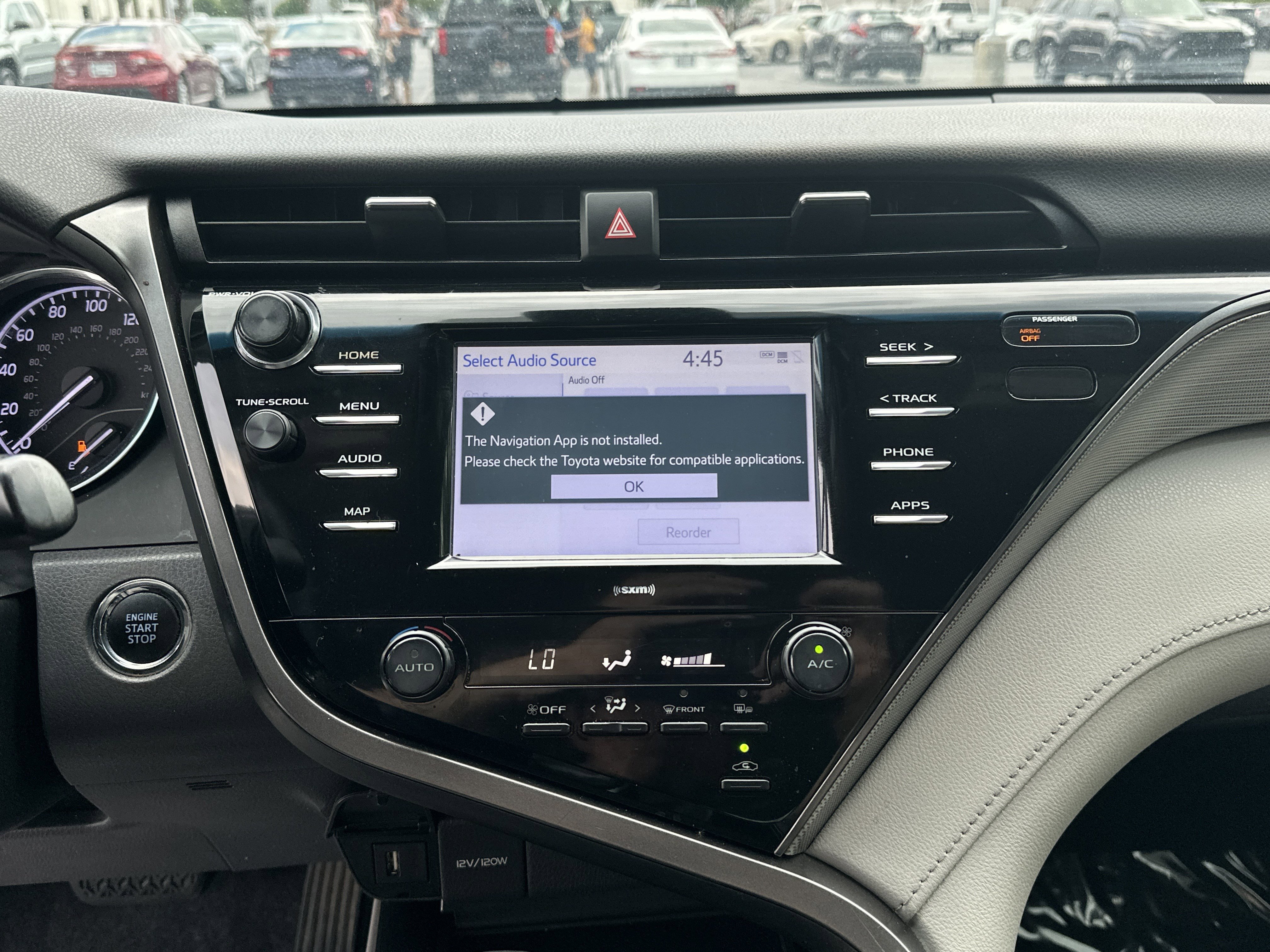 Used 2020 Toyota Camry SE w/ Convenience Package FWD image 24