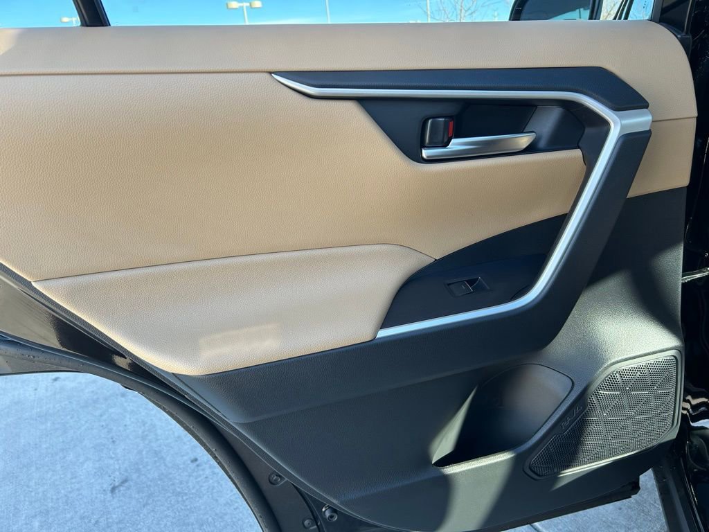 Used 2025 Toyota RAV4 XLE image 24