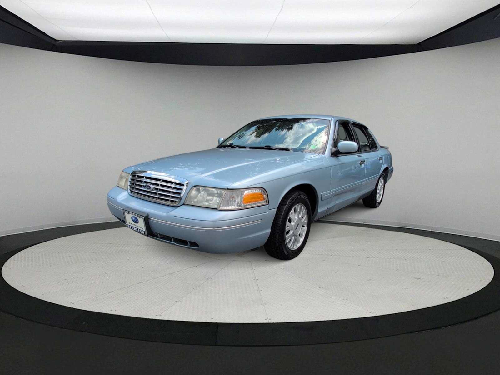 Used 2003 Ford Crown Victoria LX RWD image 4