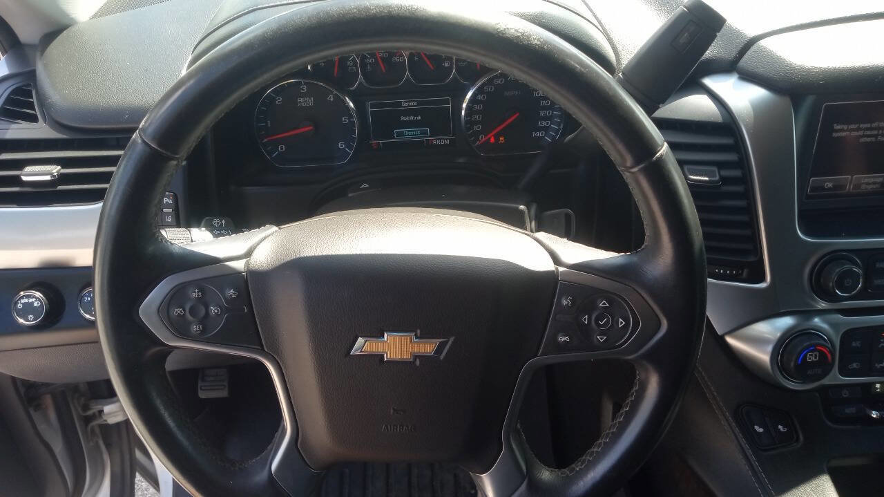 Used 2015 Chevrolet Suburban LT image 14