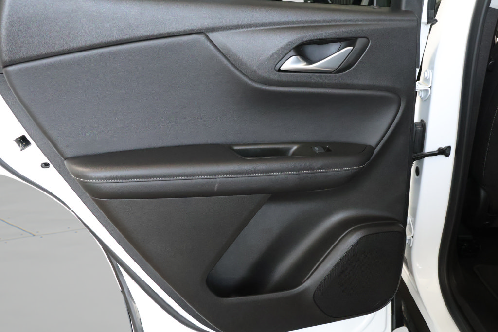 Used 2025 Chevrolet Blazer LT FWD image 23