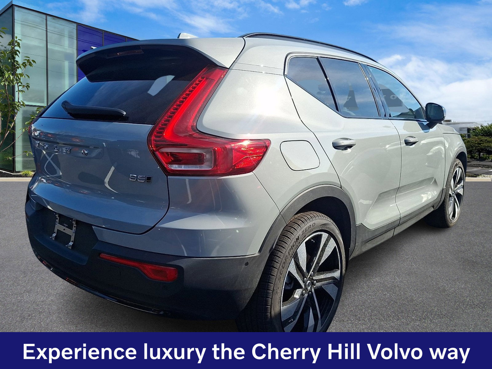 New 2026 Volvo XC40 B5 Ultra w/ Climate Package AWD/4WD image 5