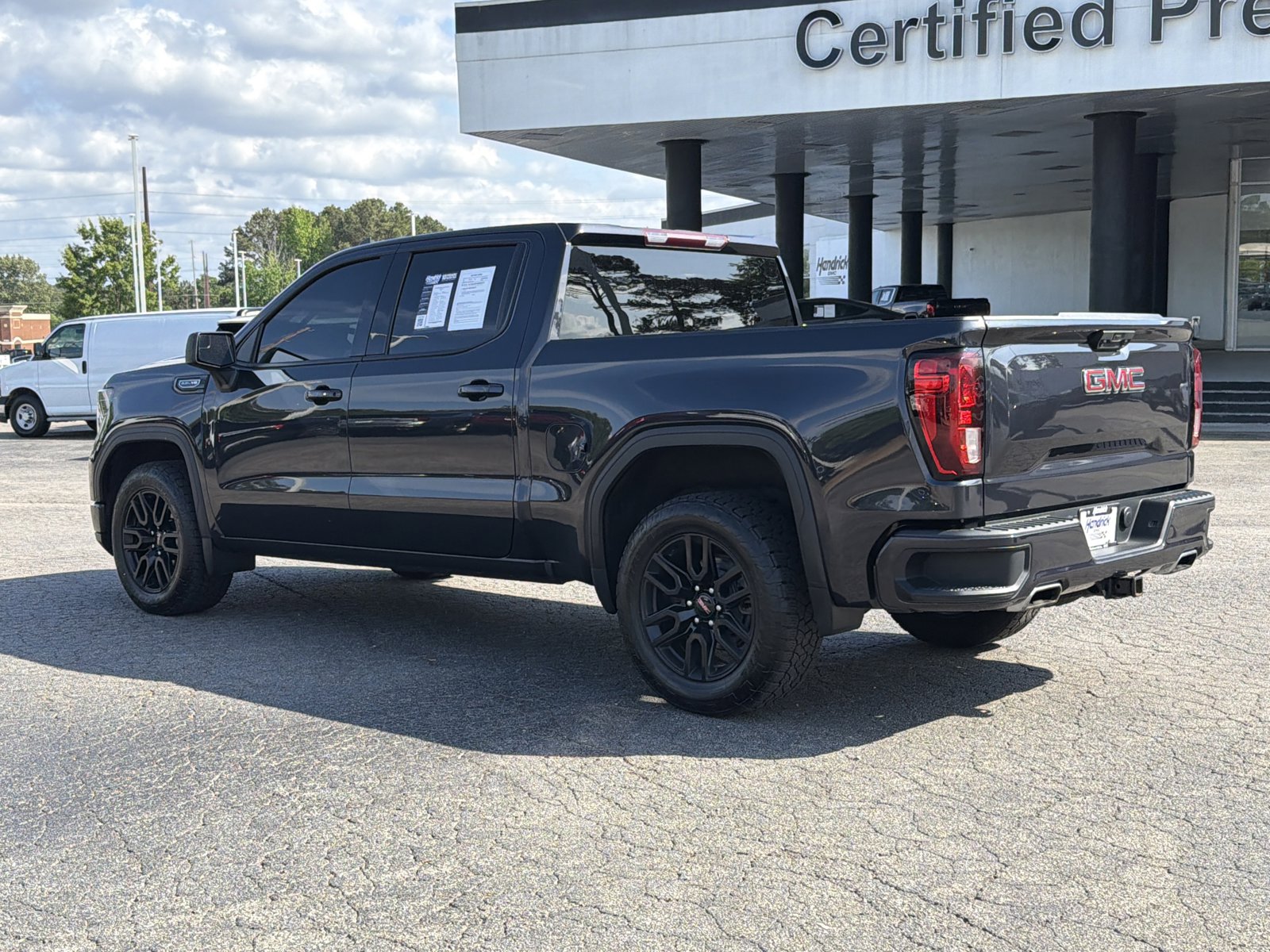 Used 2023 GMC Sierra 1500 Elevation w/ X31 Off-Road Package AWD/4WD image 18